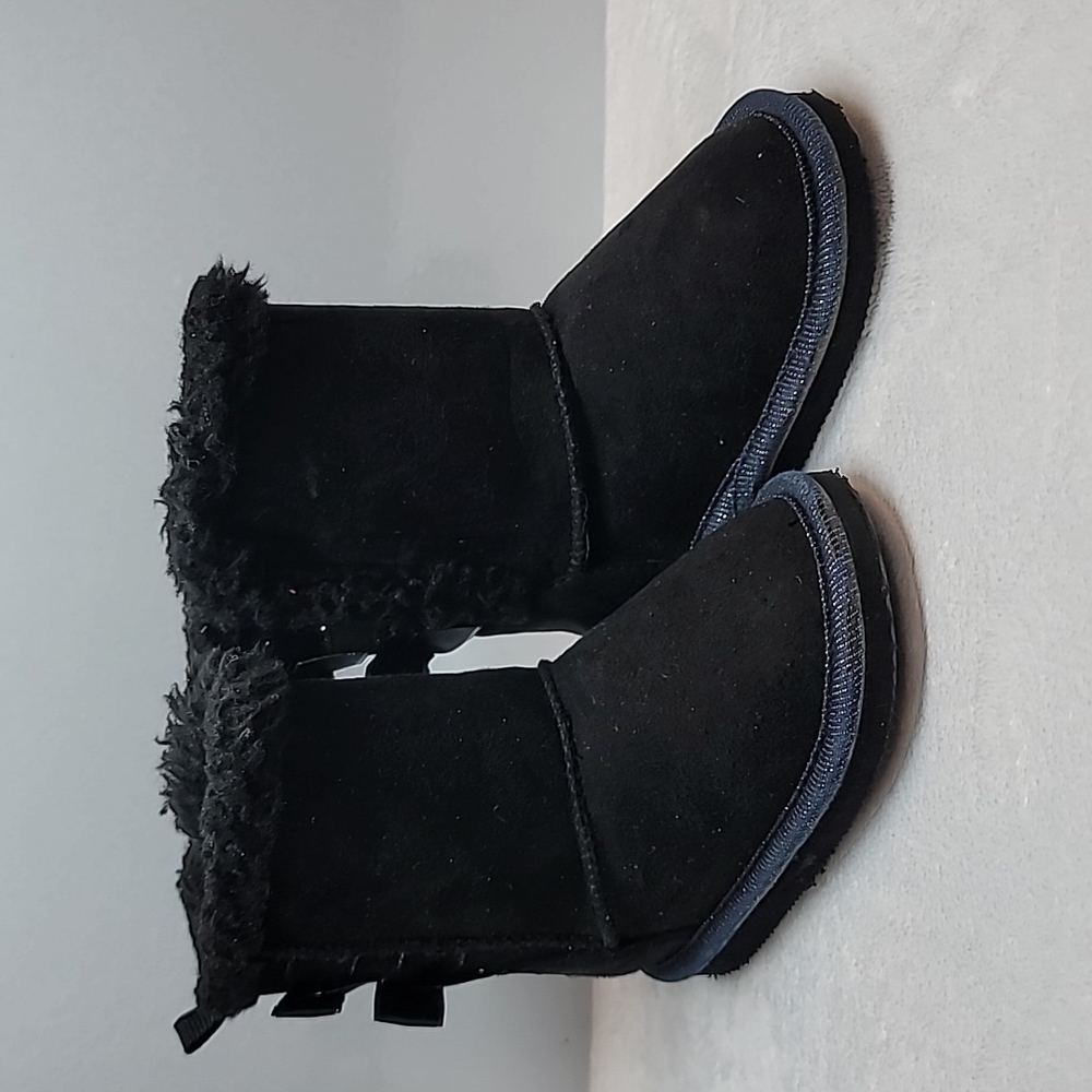 Baby Girl Black Booties with Velcro Closure and Bow Back - Size 5